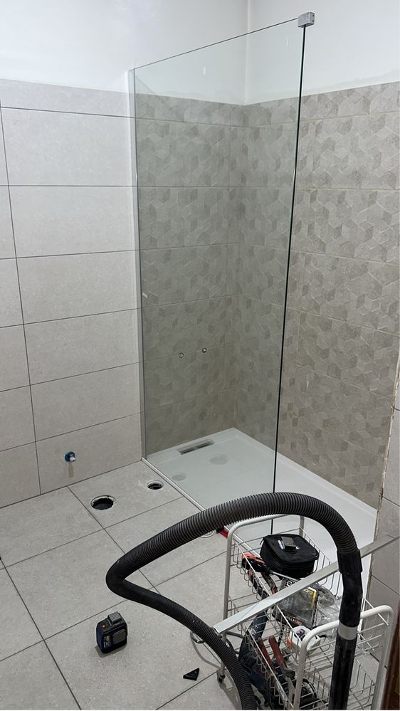 Construção de piscinas, remodelação se casa de banho,apartamo em geral