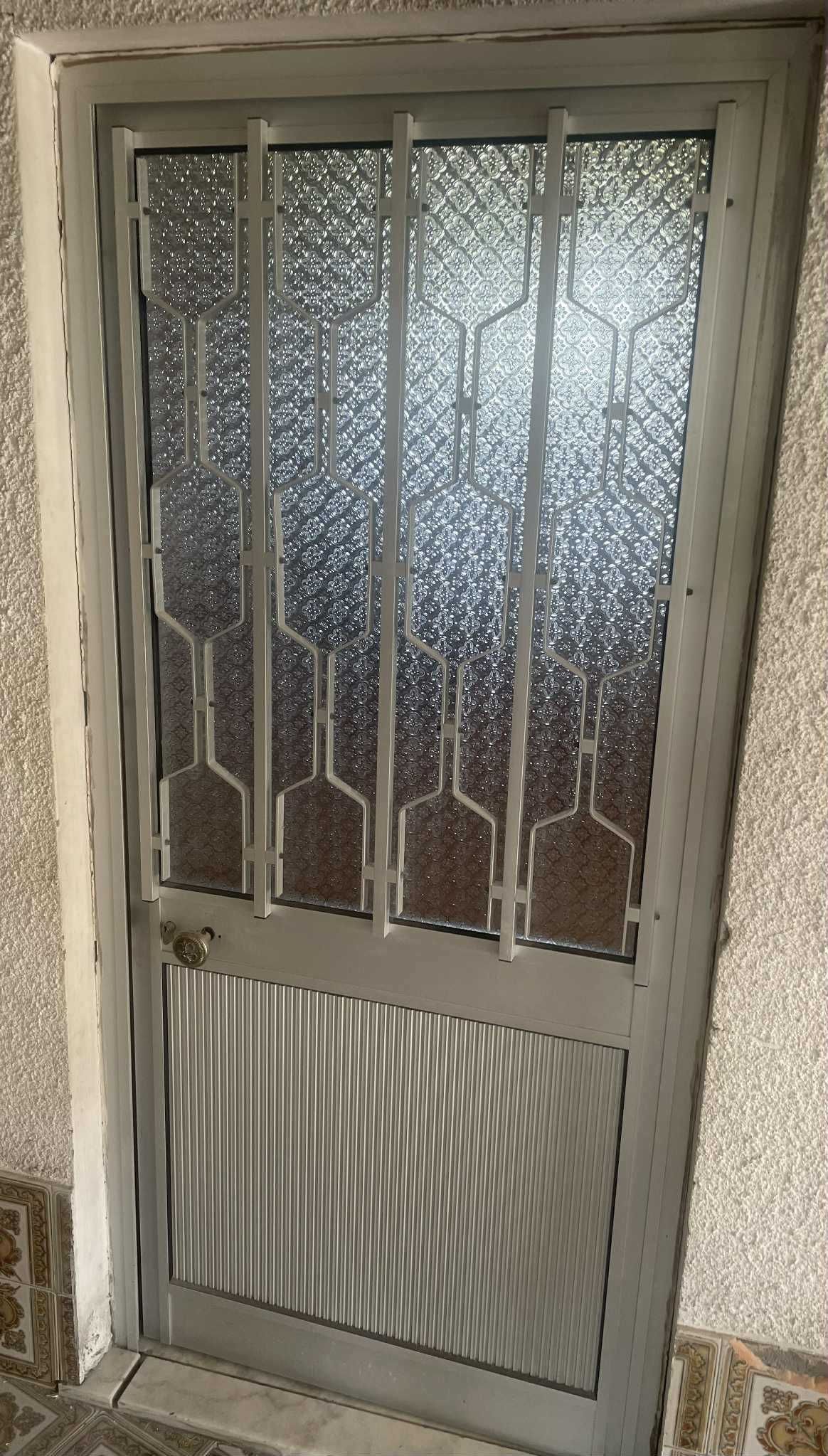 porta em alumino