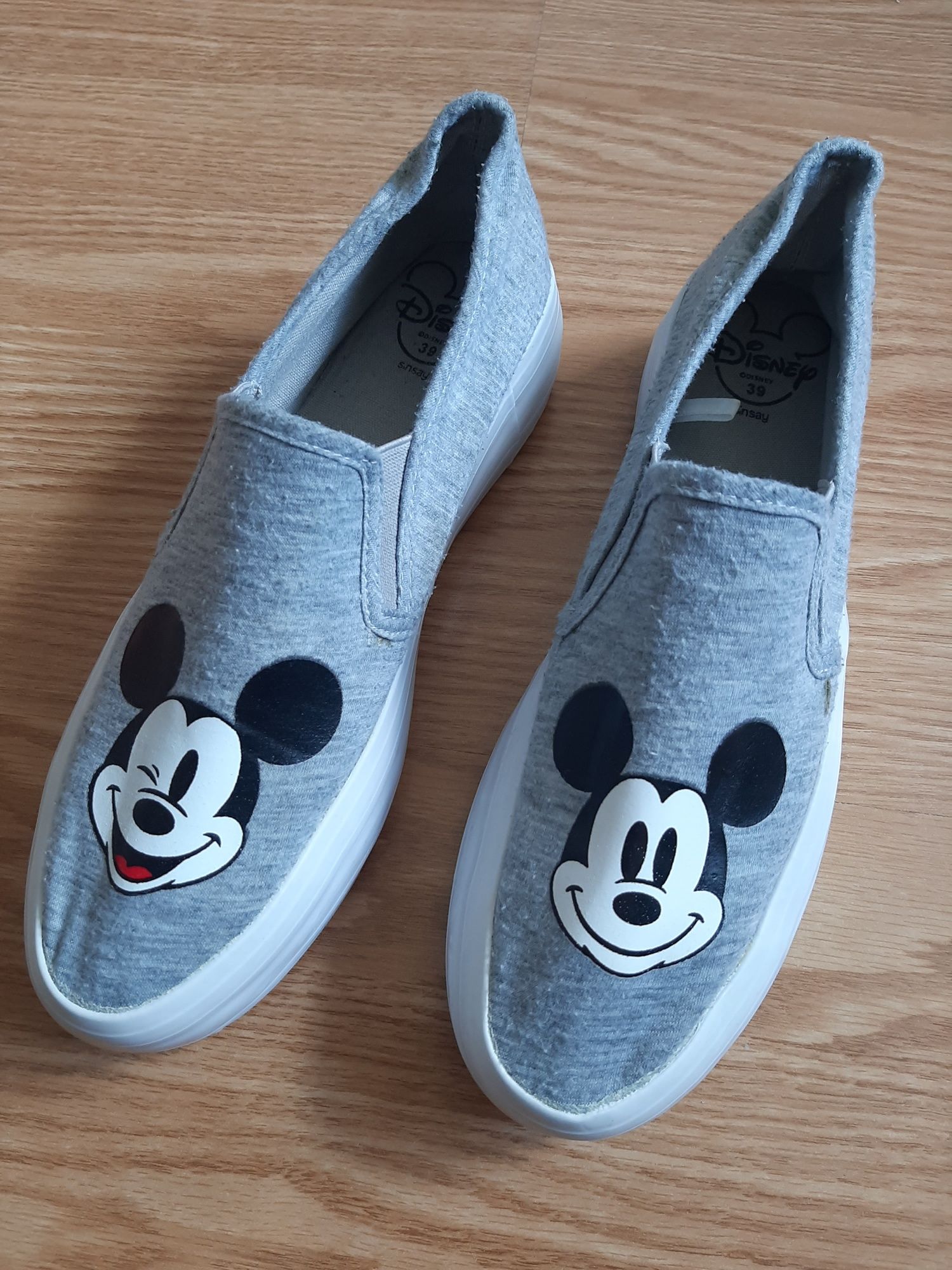 Buty slip-on na platformie 38