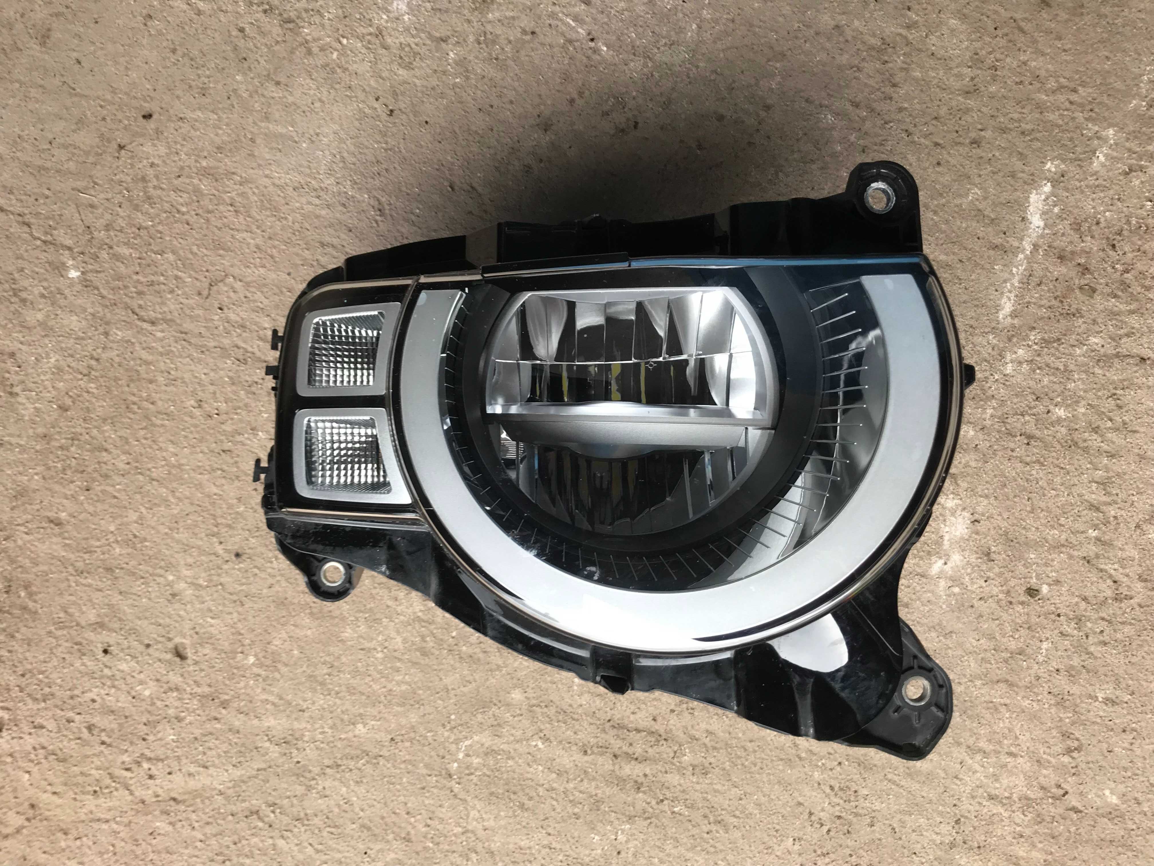 Lampa reflektor przód prawa EU Land Rover Defender II Full Led 22