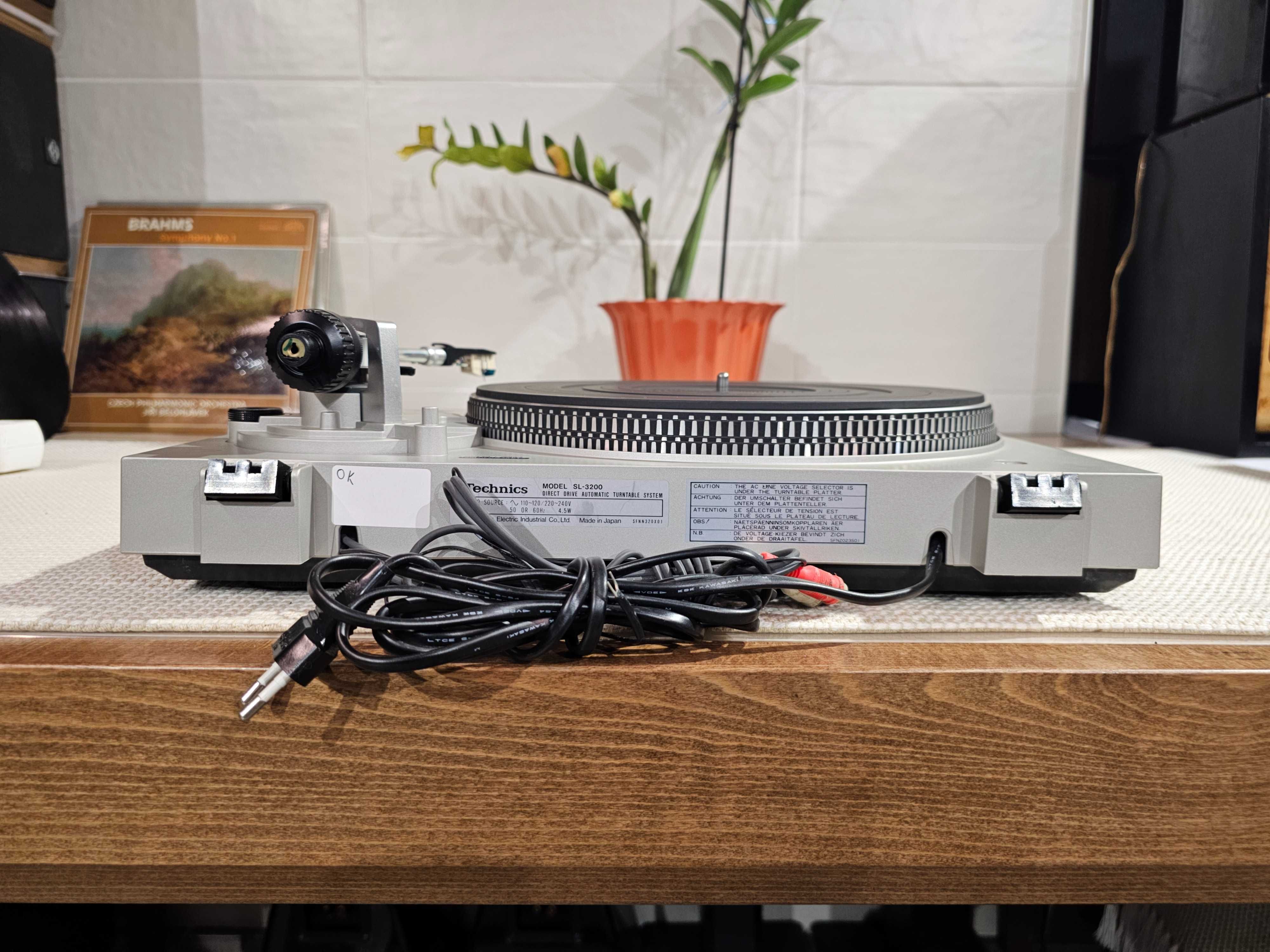 Програвач Technics SL-3200 (Direct Drive Automatic, Made in Japan)