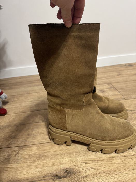 Жіночі шкіряні чоботи