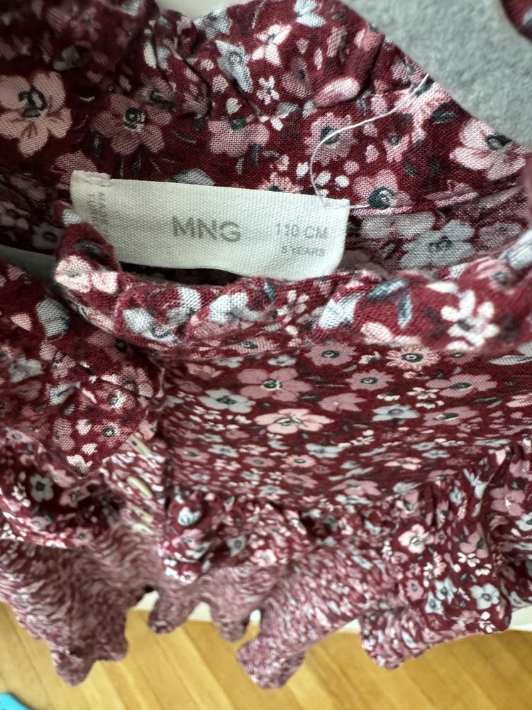 Sliczna sukienka  MANGO  w kwiatki w tylu Boho r.  110
