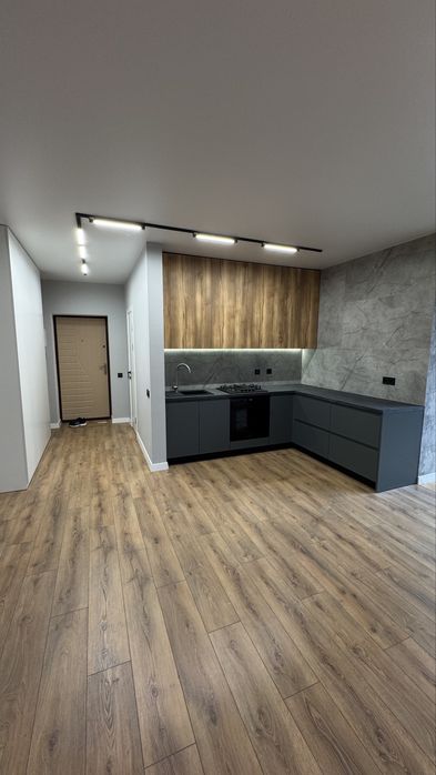 Євродвушка з новим ремонтом! Хороша локація