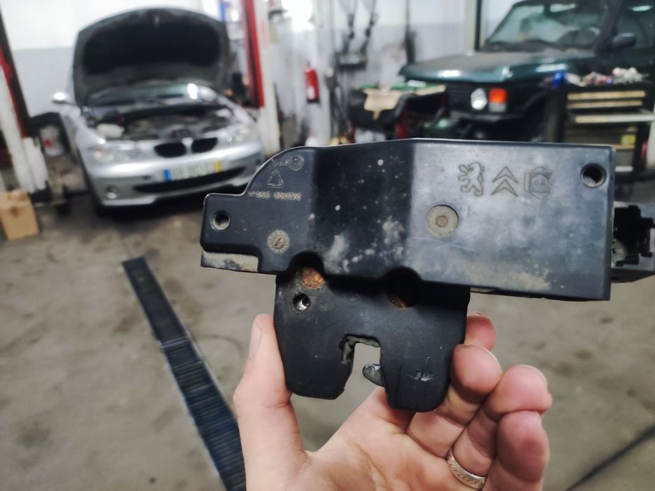 Fechadura mala Peugeot 407 sw