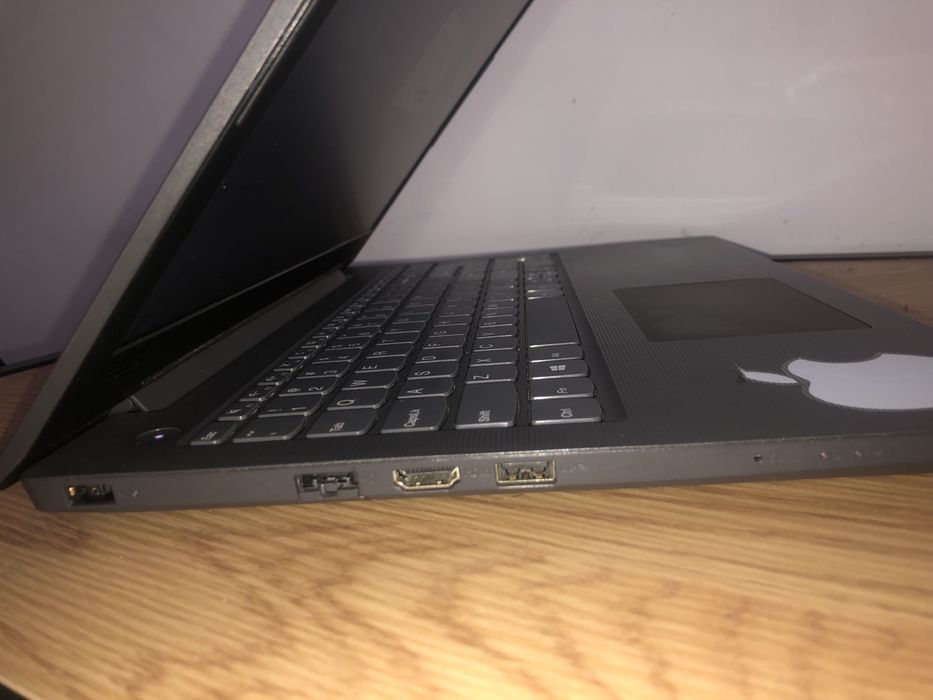 Laptop lenvo V130–15ikb