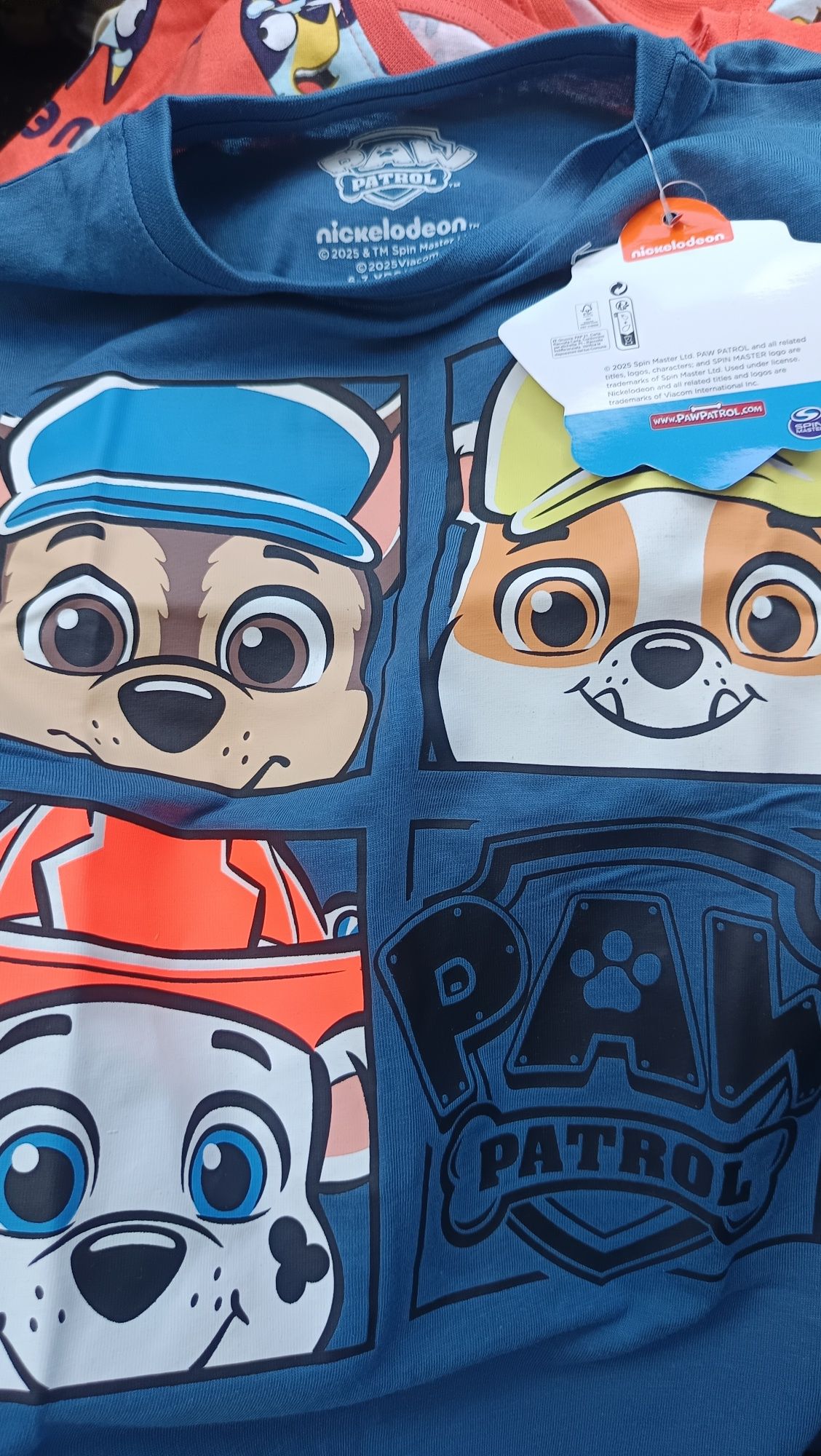 T-shirts criança