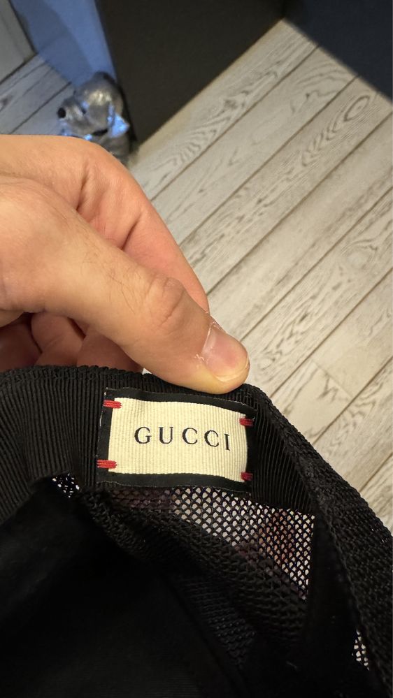 Gucci skorzana czapka