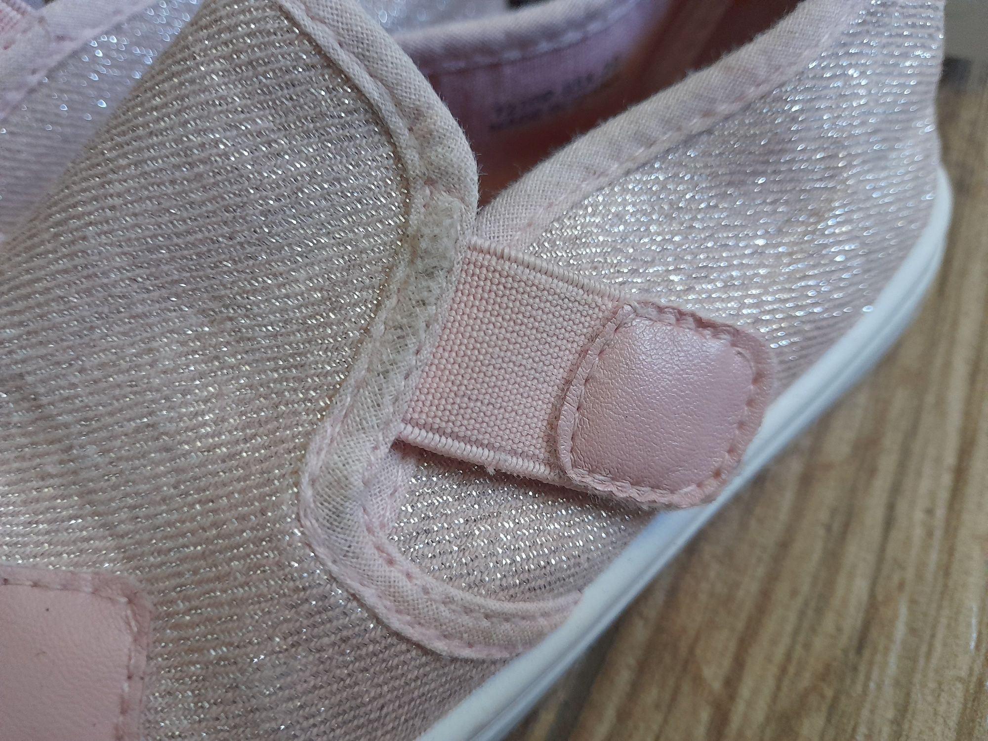 Kapcie szkolne tenisówki trampki dziewczęce buty na zmiane r. 29 rzepy