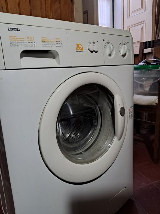 Maquina de lavar  6 kg a funcionar
