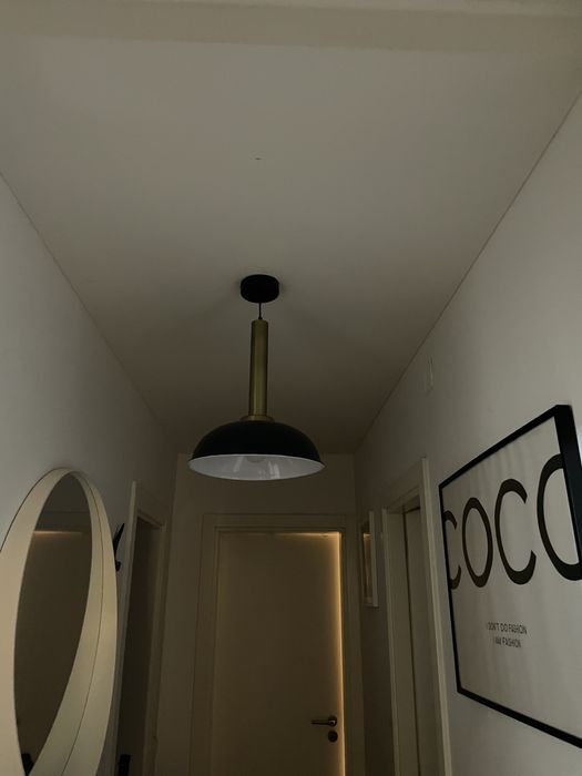 Candeeiro preto com cabo dourado(2 iguais)