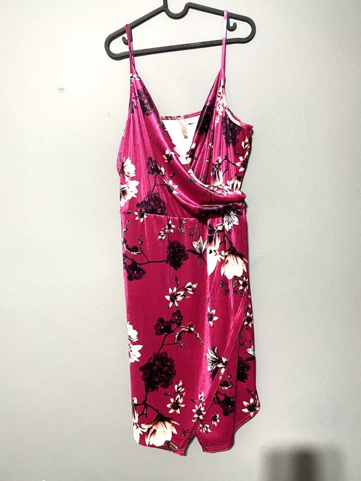 Piękna sukienka komunia chrzciny osiemnastka plus size duży biust