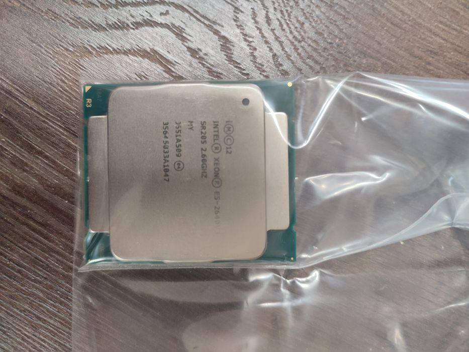 Intel Xeon E5 2640 V3