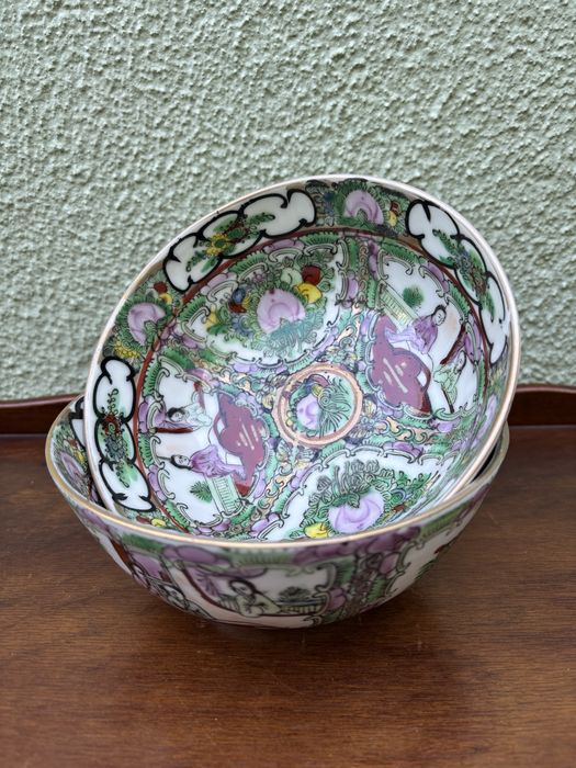Par de Taças em porcelana Chinesa decoração Mandarim
