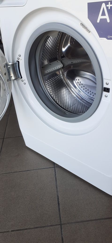 Używana pralka Indesit 6 kg wsadu