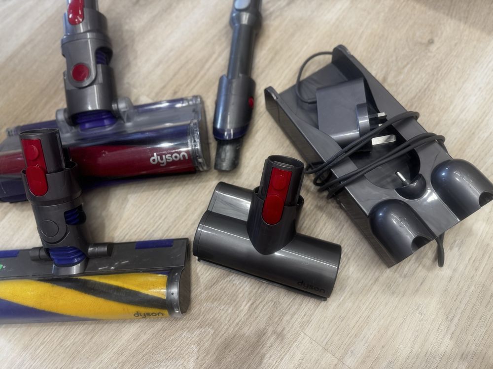 Odkurzacz pionowy Dyson V11 z wyswietlaczem