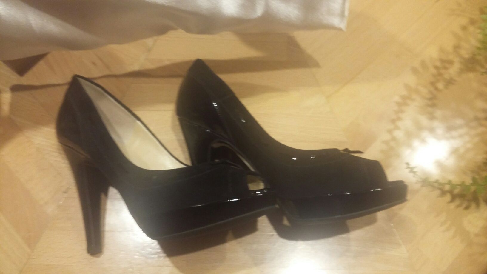 Buty Peter Kaiser r.36 na lekkim koturnie