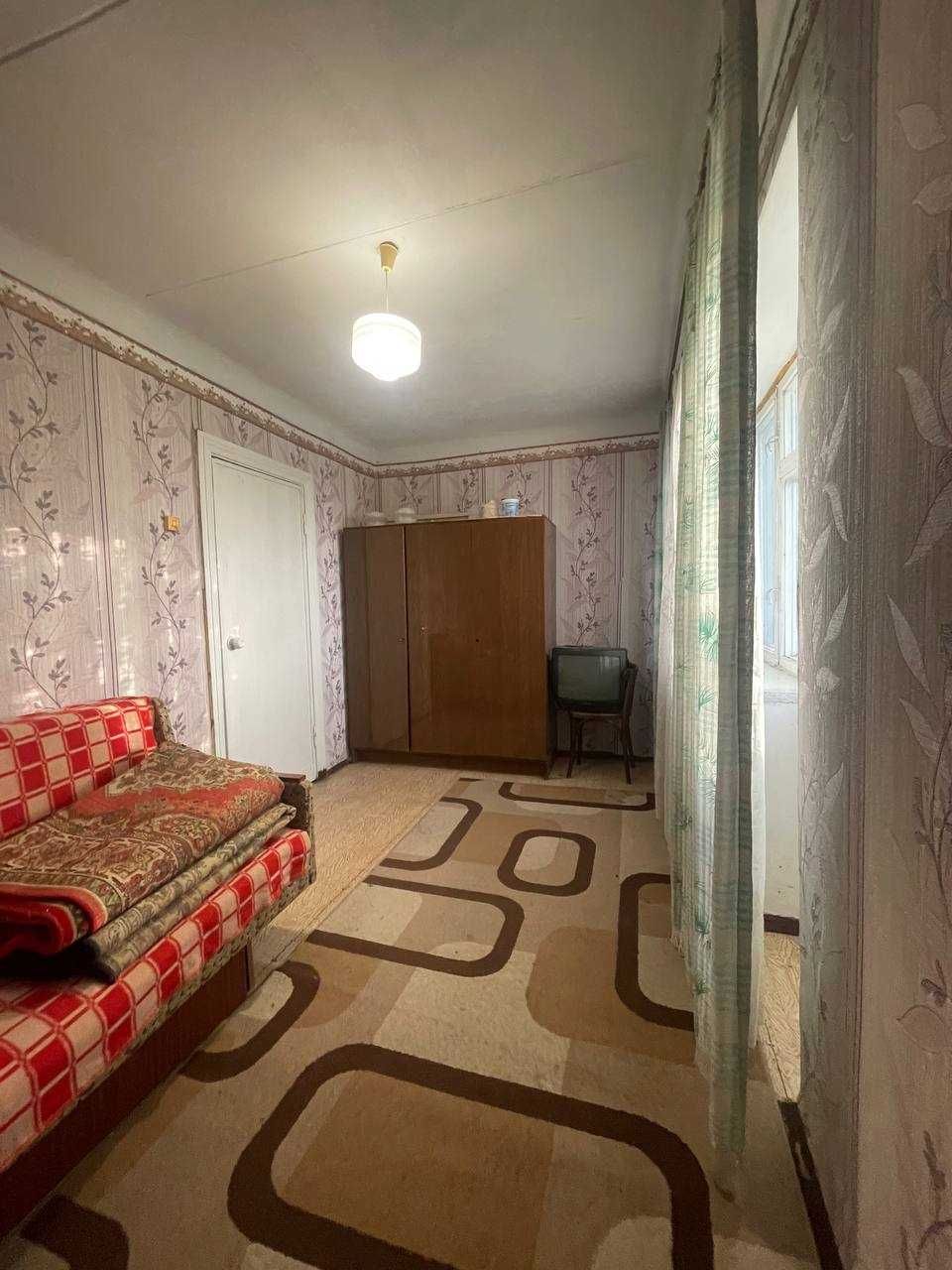 Продам 2х комнатную квартиру 40.1м2 
12й квартал, ул. Автостроя 8.