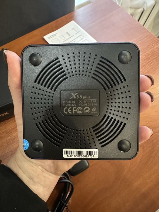 Смарт ТВ приставка X98 Plus 4/32 Гб Smart TV Box Android 11
