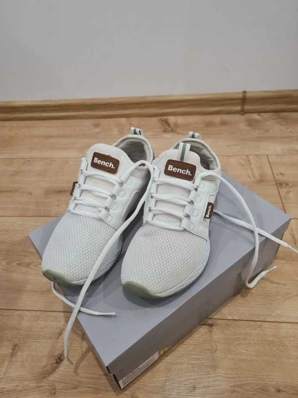 Buty damskie sportowe Bench