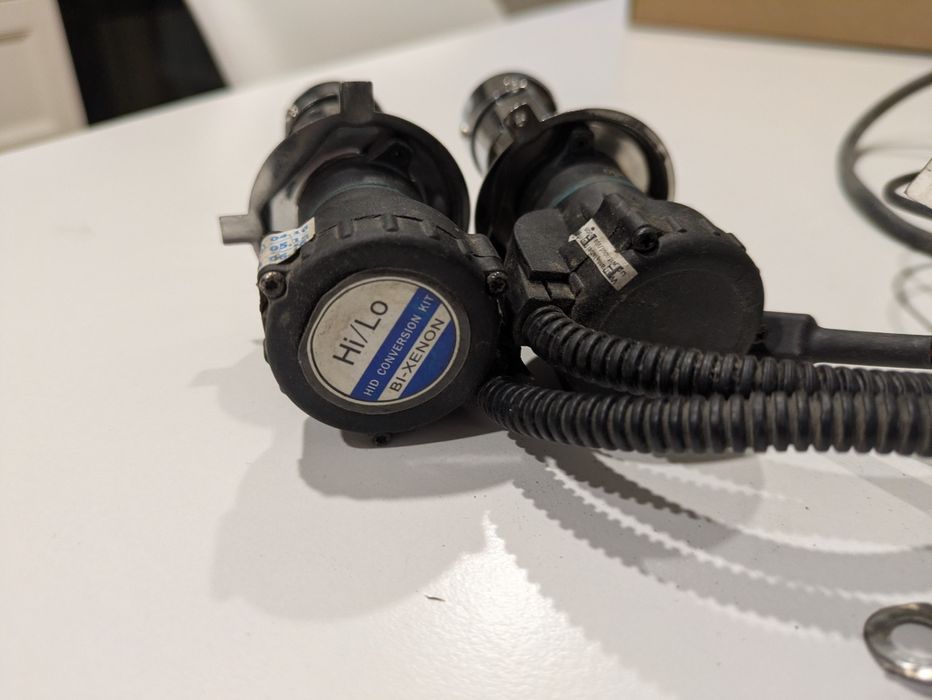 Бі-ксенон лампи комплект