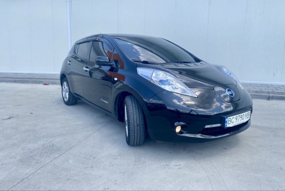 Продам Nissan Leaf