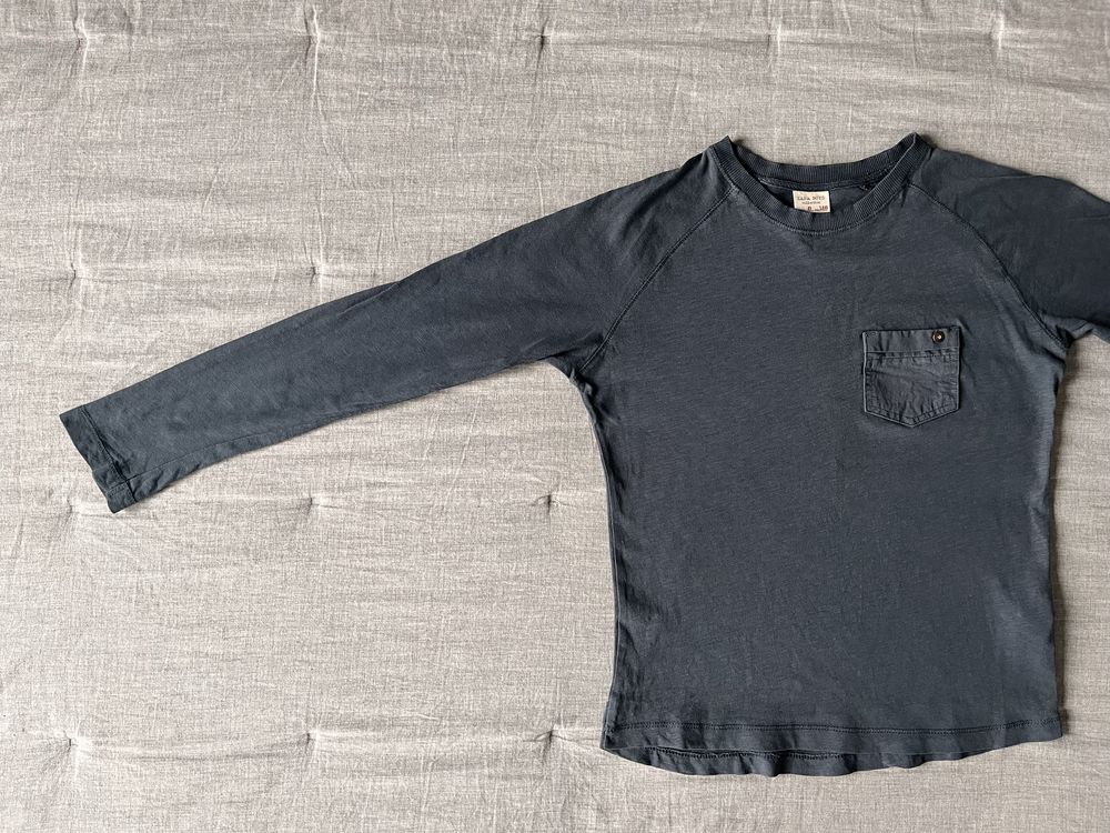 Granatowy longsleeve ZARA r.128 dla chłopca, koszulka, st.bdb