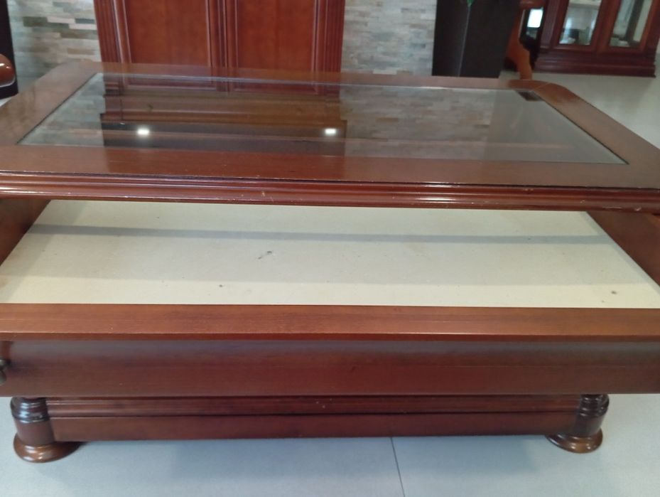 Mesa de centro em cerejeira
