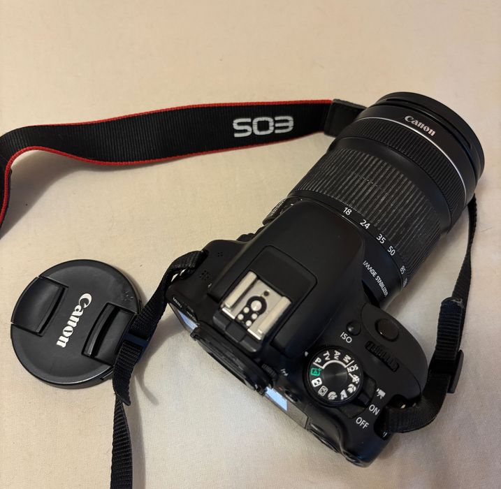 Máquina fotográfica Canon EOS 100D c/ objetiva 18-135mm e acessórios