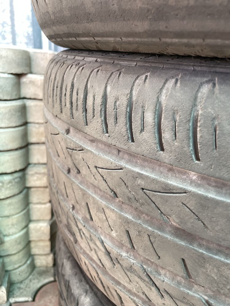 Продам резину 235/45 r17 Gislaved
