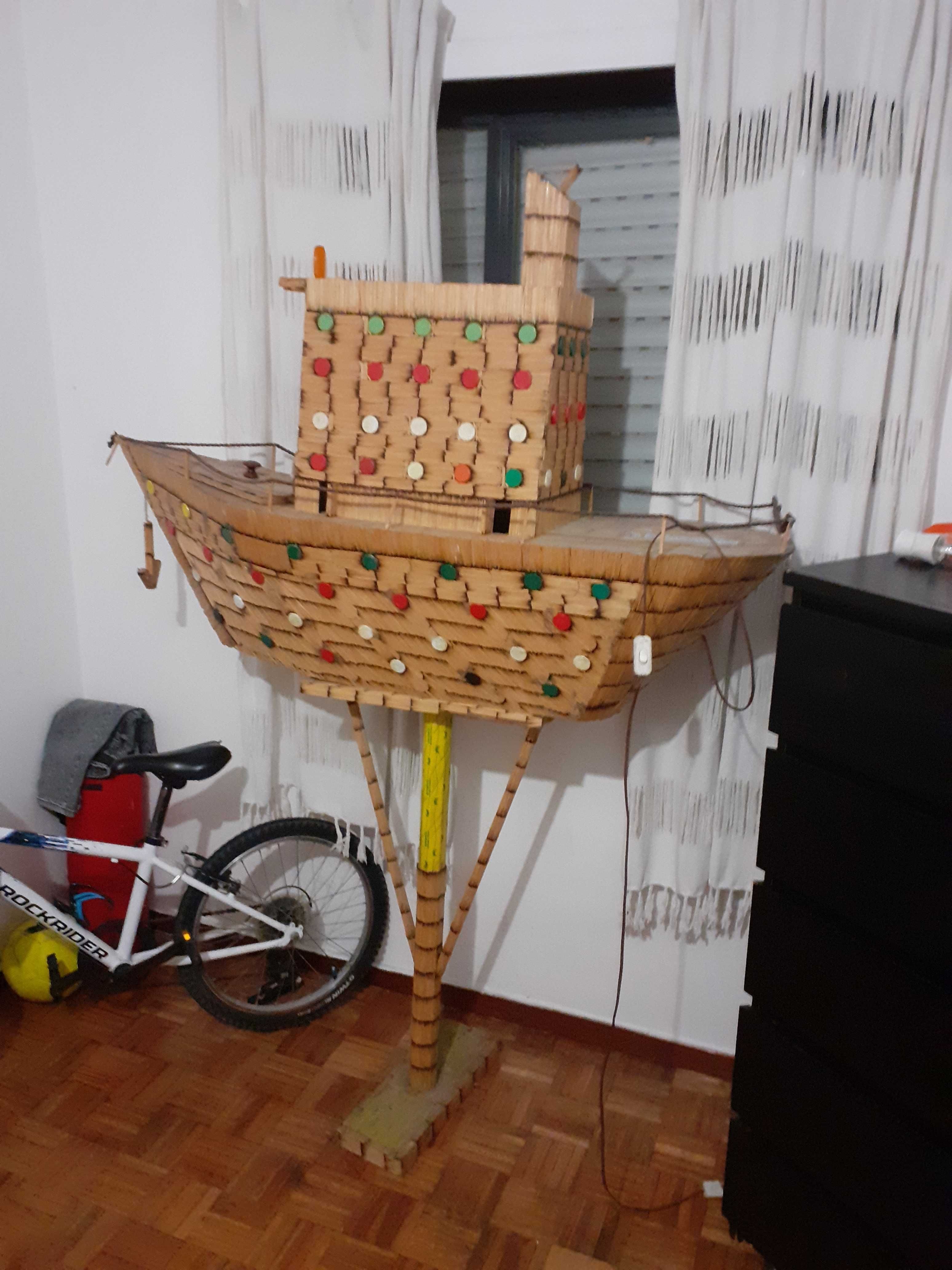 Vendo este barco tem lus proposta