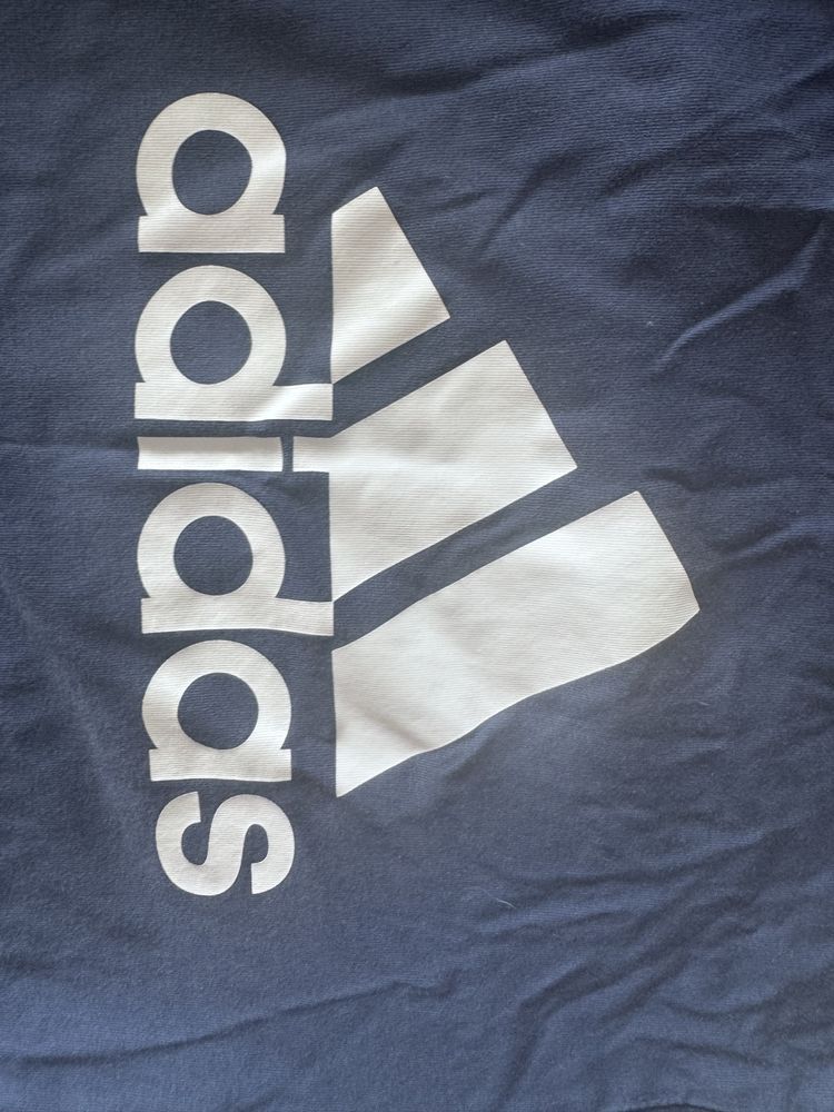 Adidas oryginalna koszulma na 152
