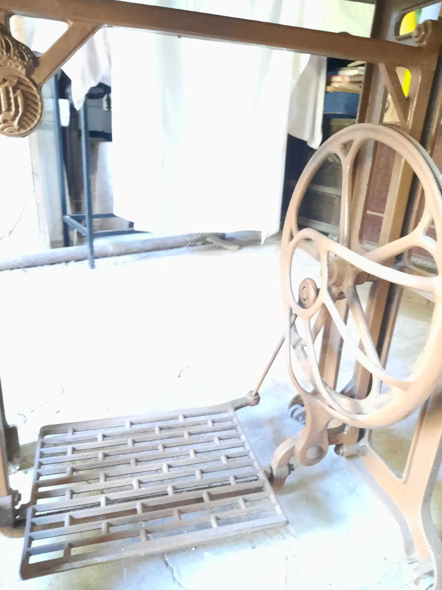 maquina de costura antiga