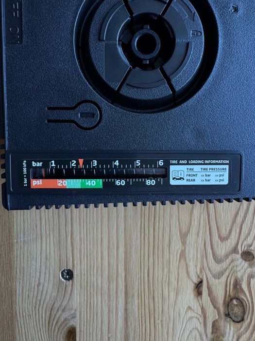 Насос та герметик комплект від Audi Q8 4L0.012.615.A