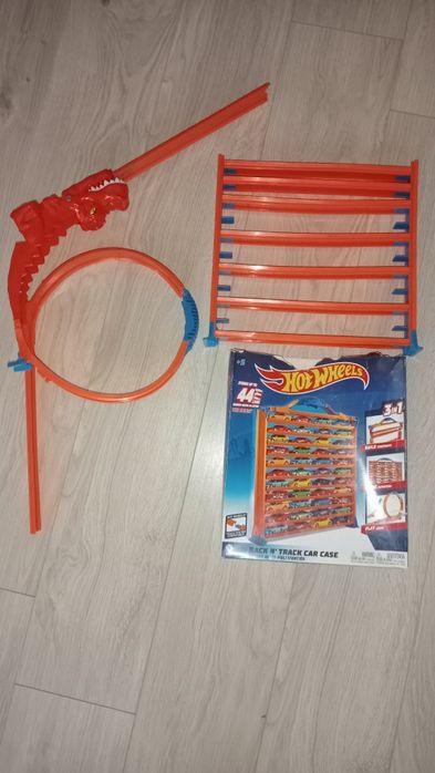 Ігровий гараж з доріжками для зберігання машинок+прискорювач Hot Wheel