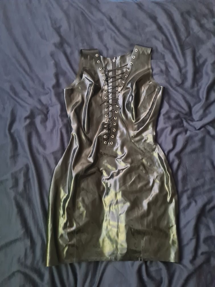 Lateksowa sukienka latex