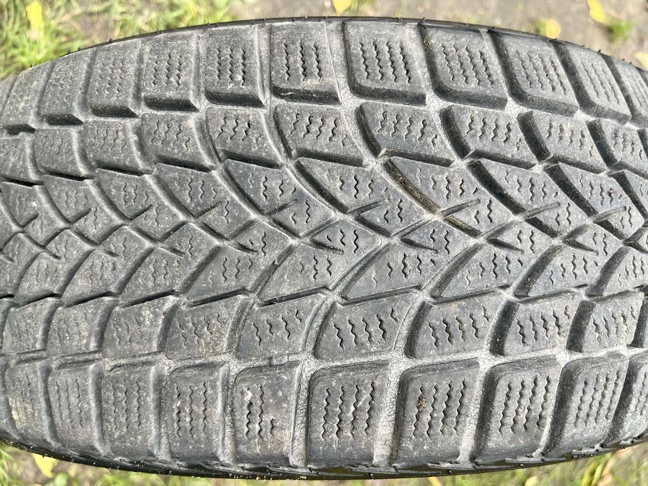Opony zimowe Saetta Winter 205/55R16 91H  stan bdb