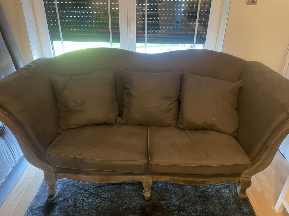 Sofa w stylu ludwik