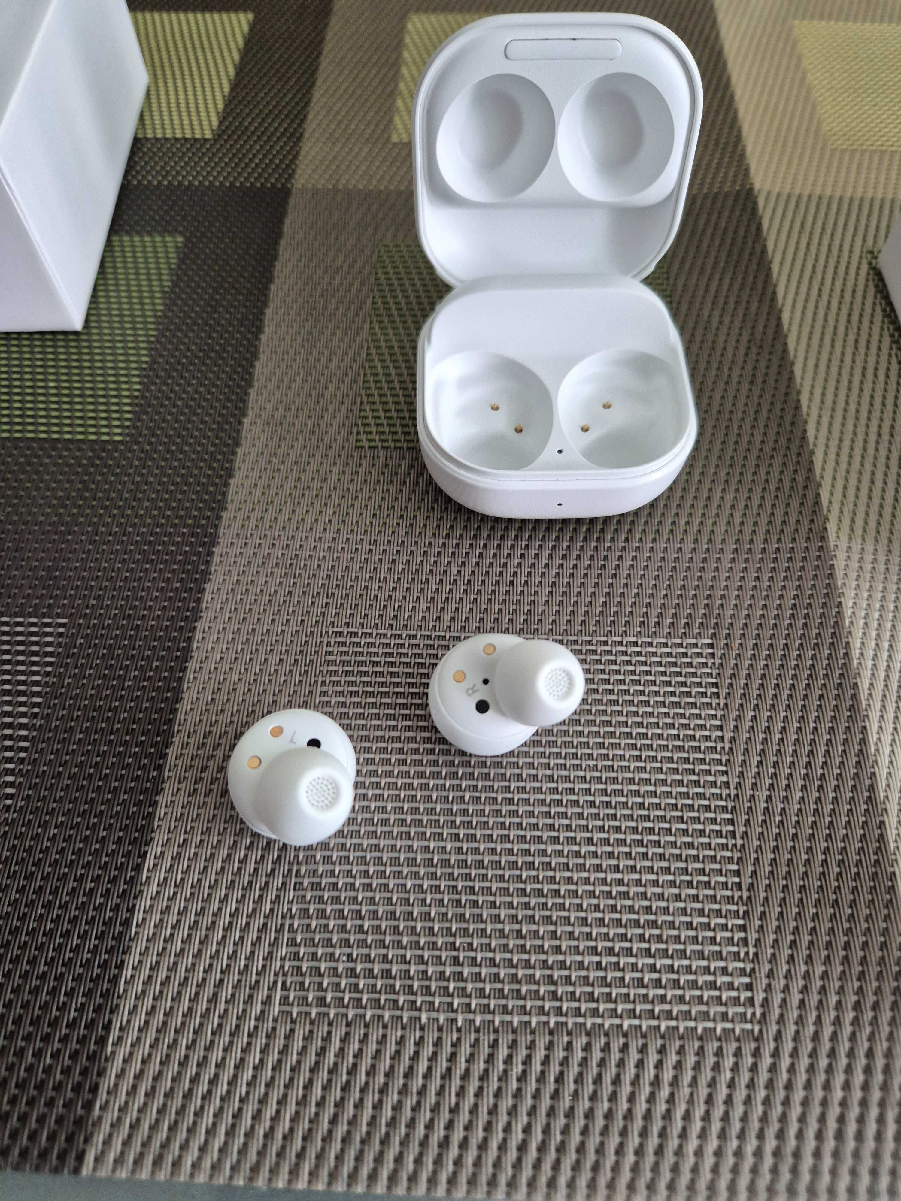 Бездротові навушники Samsung Galaxy Buds FE