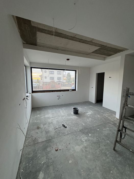 Położenie gładzi / Szpachlowanie / Malowanie / Wykończenia wnętrz