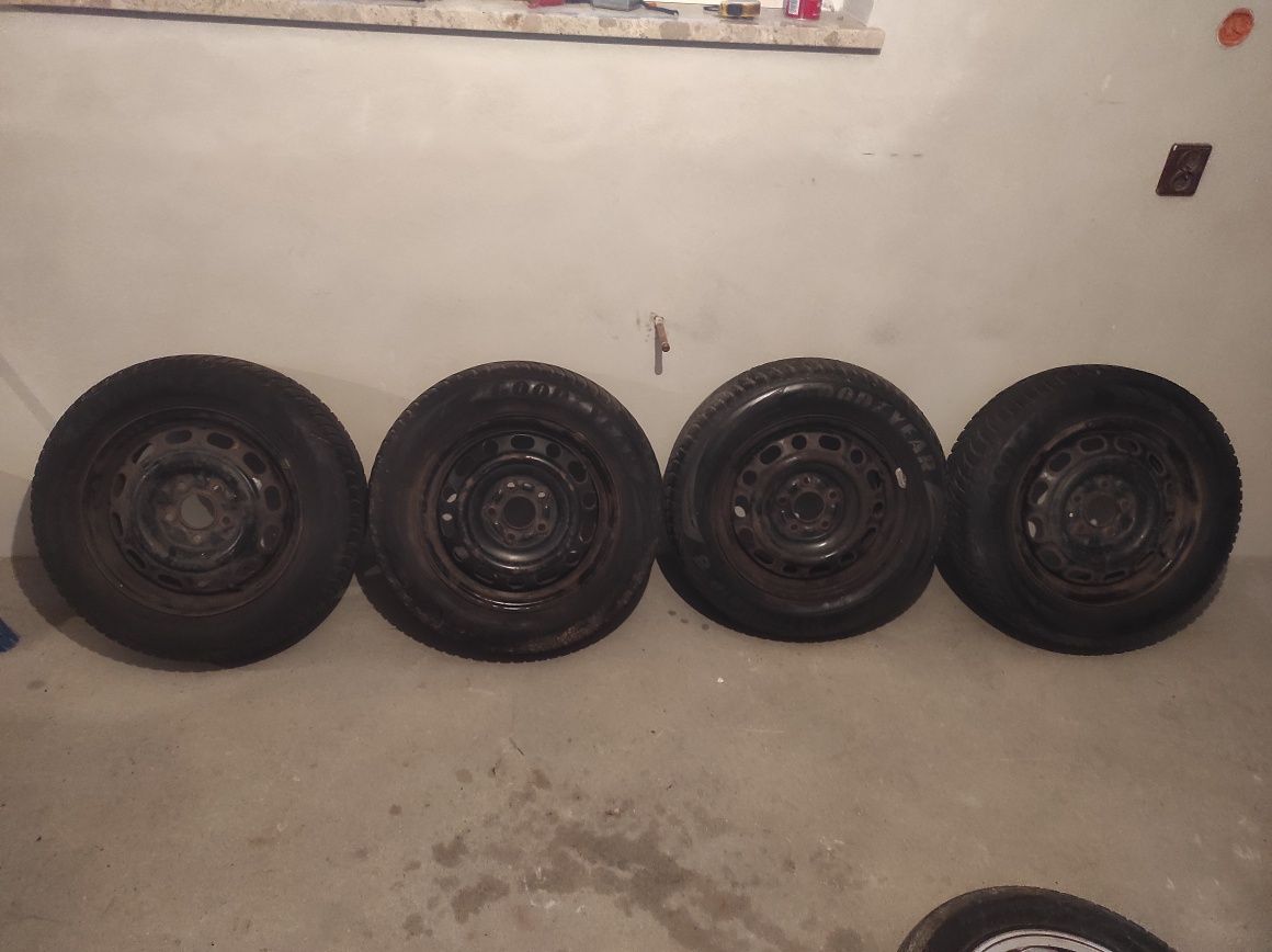 Koła 15" 5 x 108 z oponami zimowymi Goodyear ultragrip cena za komplet