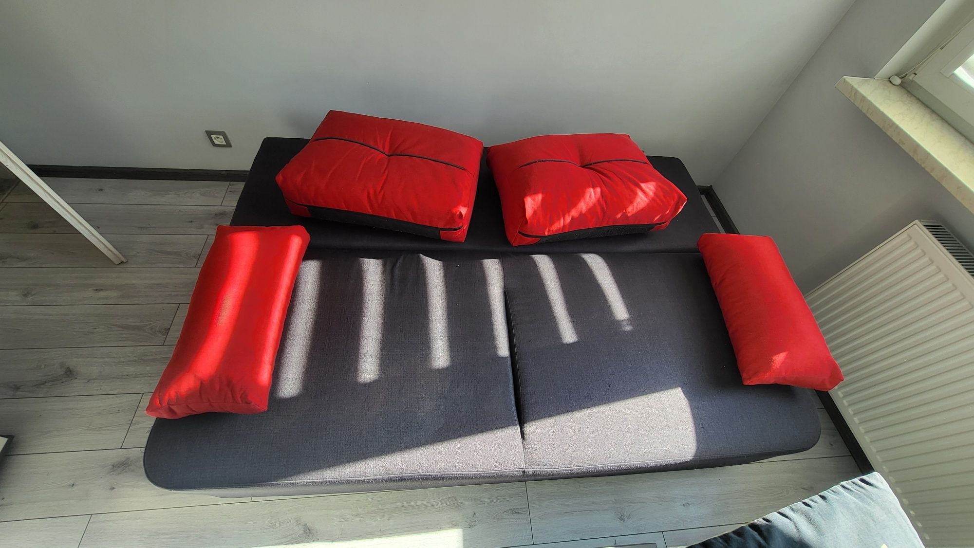Wersalka rozkladana ,kanapa , sofa .