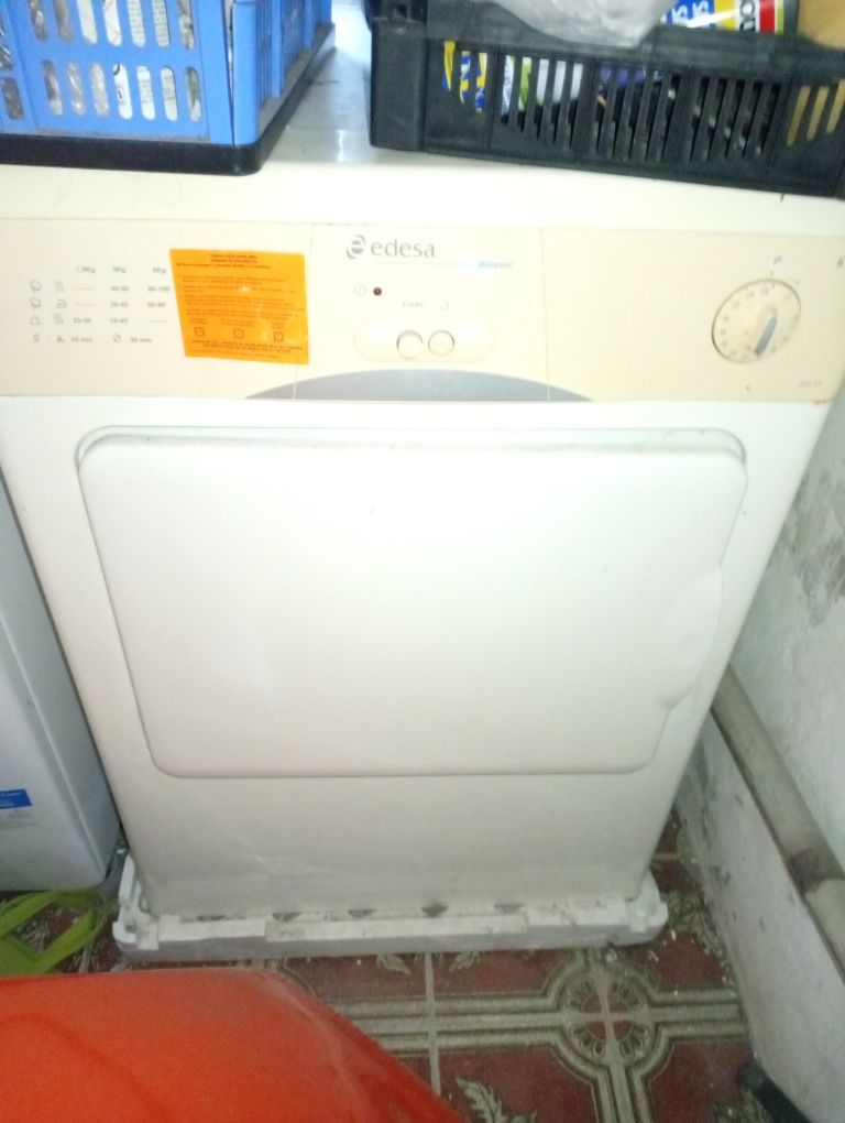 Vendo maquina de secar roupa