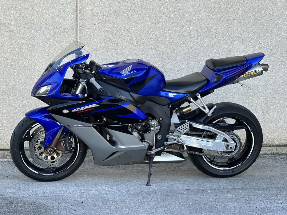 Honda CBR1000RR - Com Extras!