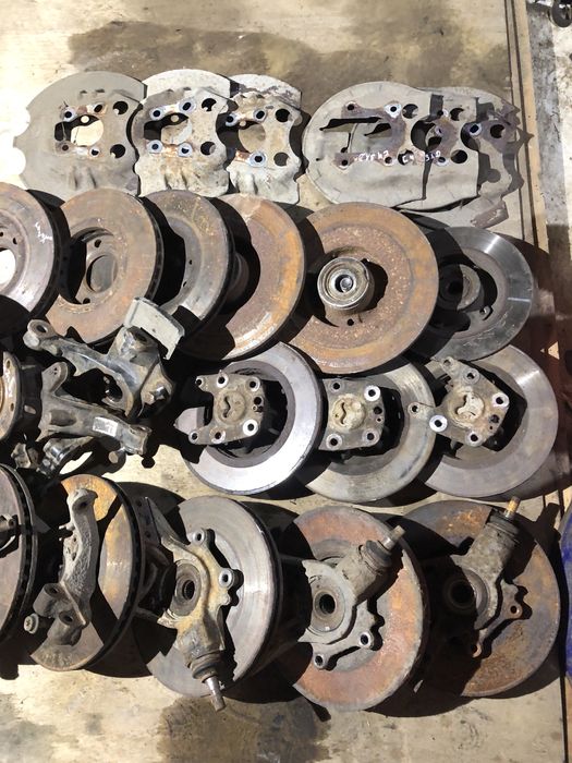 Ступиця диск citroen c4 , picasso сітроен пікасо кулак цапфа пежо