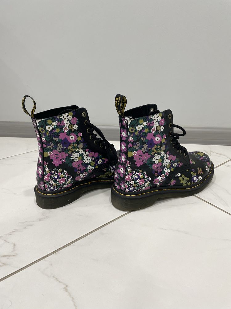 Martens 1460 pascal floral