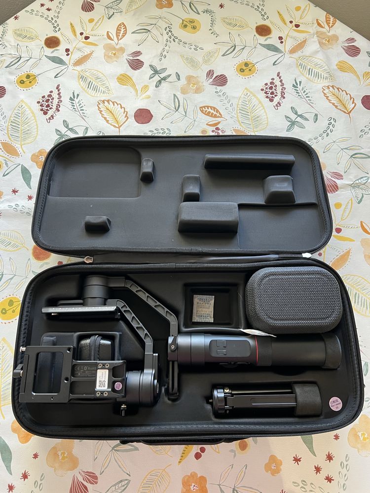 Gimbal Zhiyun Crane 2 para DSLR/mirrorless - kit completo sem bateria