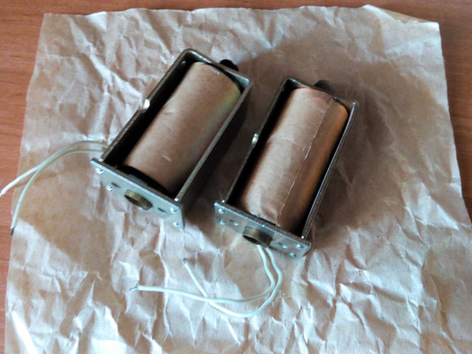 Электромагниты для катушечных магнитофонов.