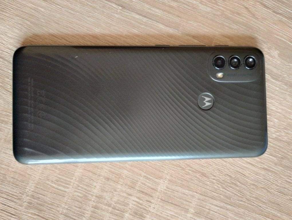 Продам. Motorola e40