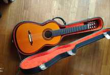 Guitarra Ramirez Profissional Romântica